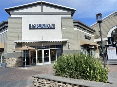 prada outlets livermore ca.